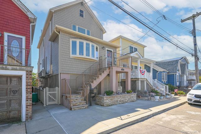 20 W 18th Road, Broad Channel, NY 11693