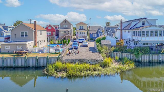 20 W 18th Road, Broad Channel, NY 11693