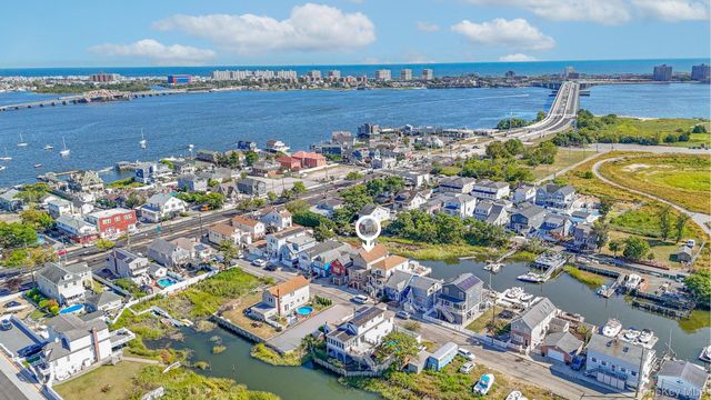20 W 18th Road, Broad Channel, NY 11693
