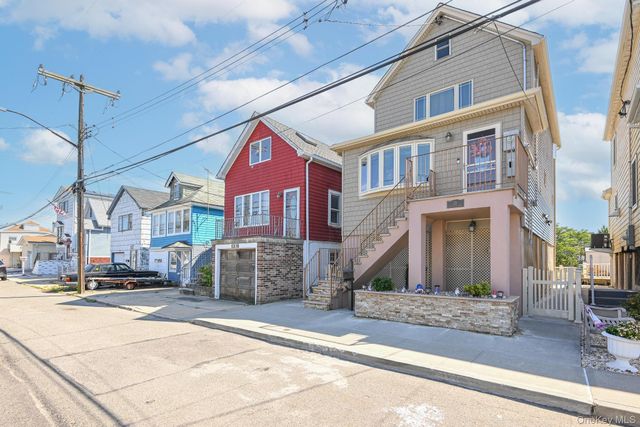20 W 18th Road, Broad Channel, NY 11693