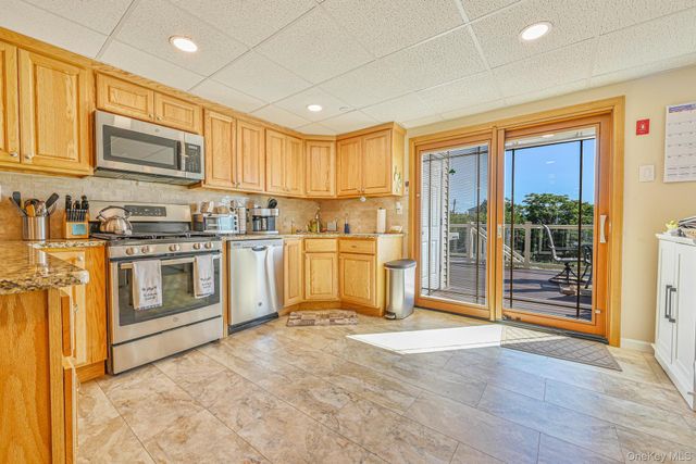 20 W 18th Road, Broad Channel, NY 11693