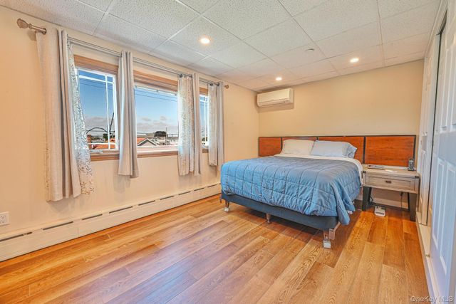20 W 18th Road, Broad Channel, NY 11693