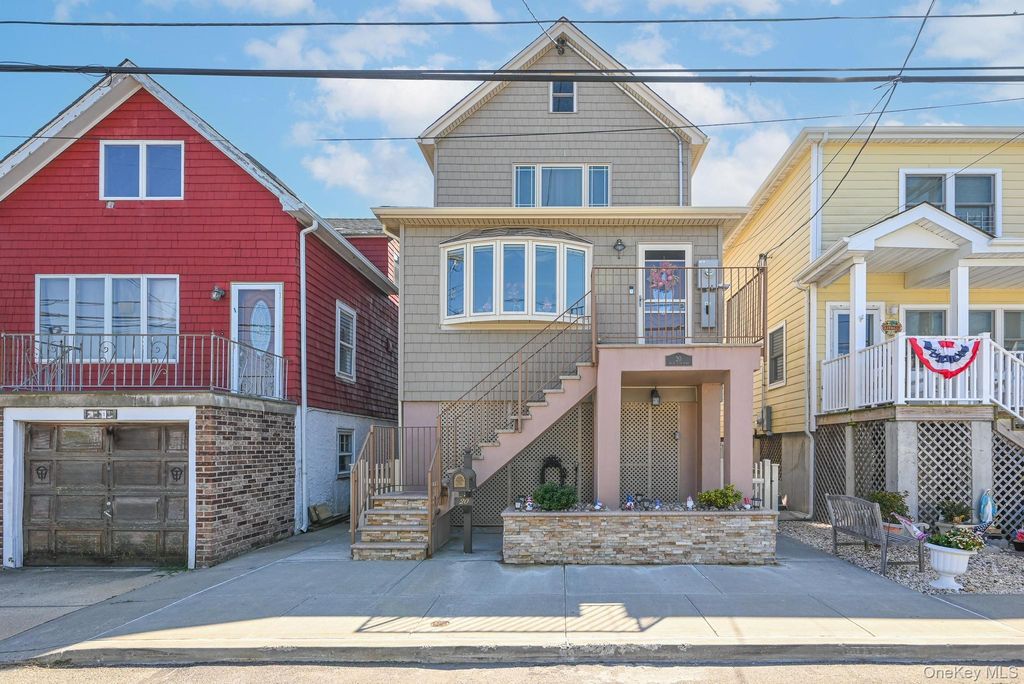 20 W 18th Road, Broad Channel, NY 11693