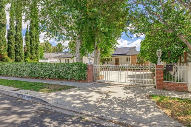 6454 Baird, Reseda, CA 91335