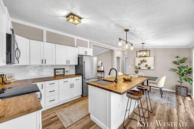 1019 Vining Road, Montcalm Twp, MI 48838