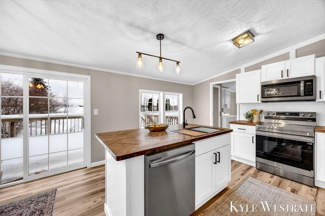 1019 Vining Road, Montcalm Twp, MI 48838