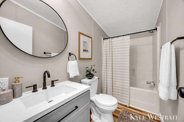 1019 Vining Road, Montcalm Twp, MI 48838