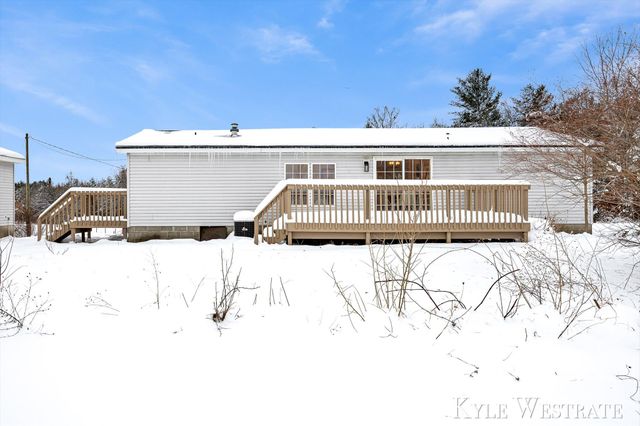 1019 Vining Road, Montcalm Twp, MI 48838