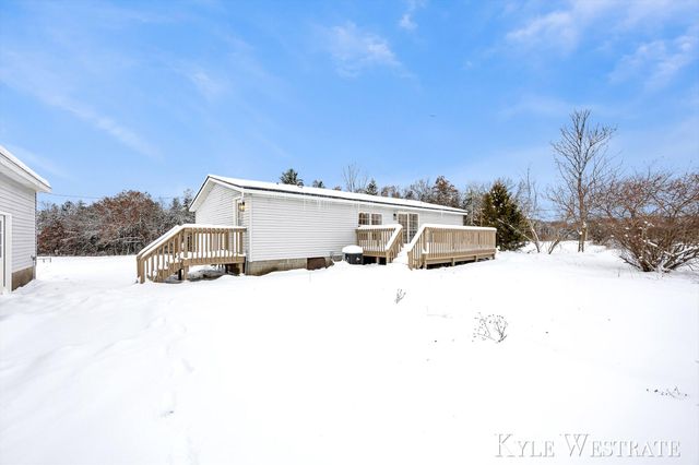 1019 Vining Road, Montcalm Twp, MI 48838