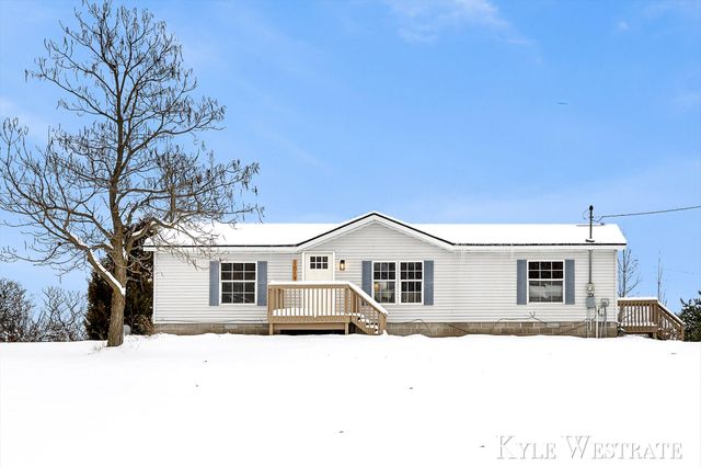 1019 Vining Road, Montcalm Twp, MI 48838