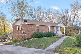 434 Bluff Dr, Clarksville, TN 37043