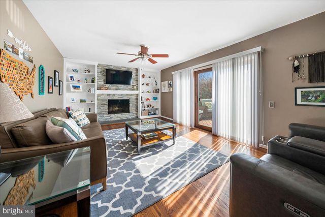 2 RUNNING BROOK LN, Newark, DE 19711