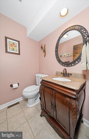 2 RUNNING BROOK LN, Newark, DE 19711