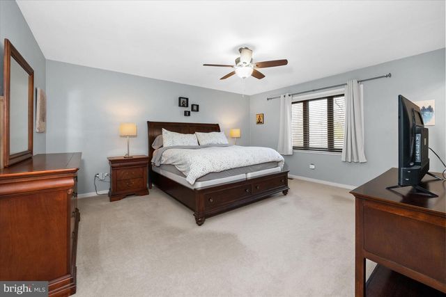 2 RUNNING BROOK LN, Newark, DE 19711