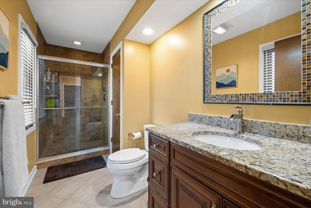 2 RUNNING BROOK LN, Newark, DE 19711