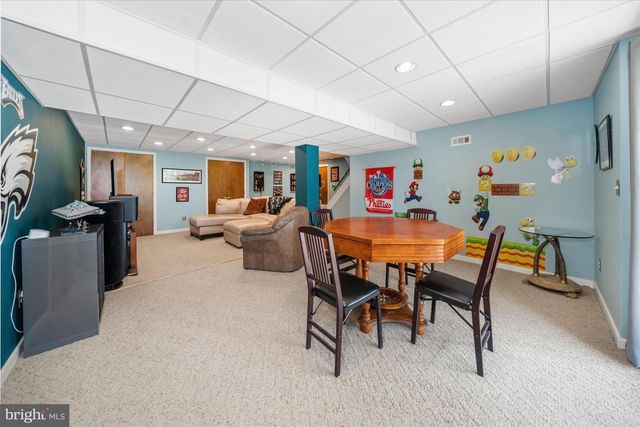 2 RUNNING BROOK LN, Newark, DE 19711