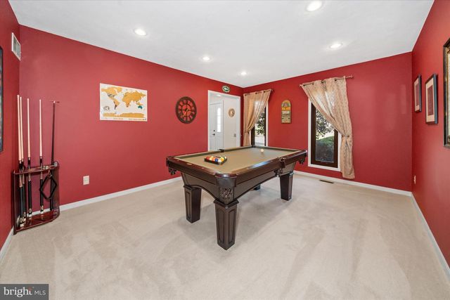 2 RUNNING BROOK LN, Newark, DE 19711