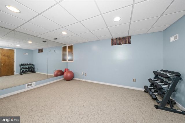 2 RUNNING BROOK LN, Newark, DE 19711