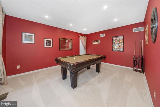 2 RUNNING BROOK LN, Newark, DE 19711