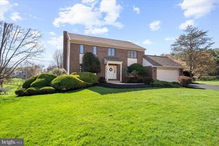 2 RUNNING BROOK LN, Newark, DE 19711