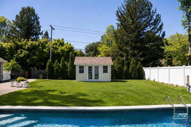 49 Clearview Street, Huntington, NY 11743
