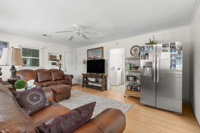 124 Pierce Avenue, Swainsboro, GA 30401