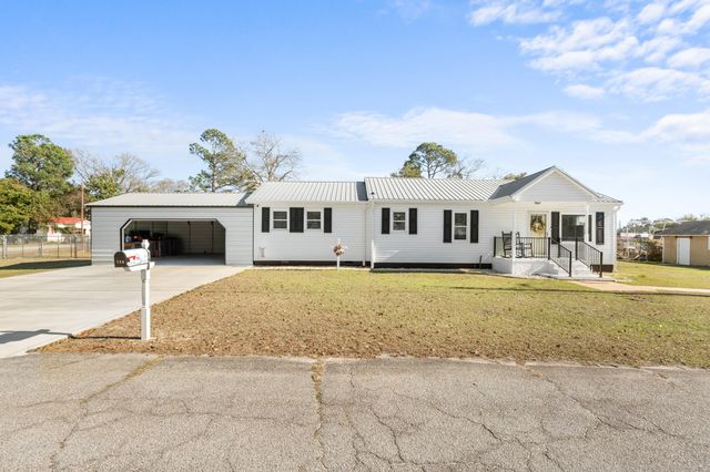 124 Pierce Avenue, Swainsboro, GA 30401