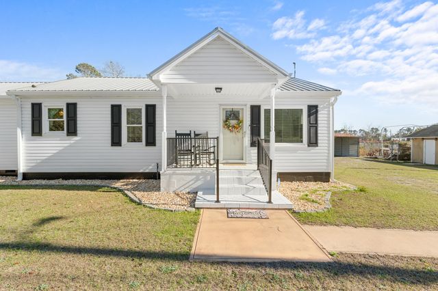 124 Pierce Avenue, Swainsboro, GA 30401