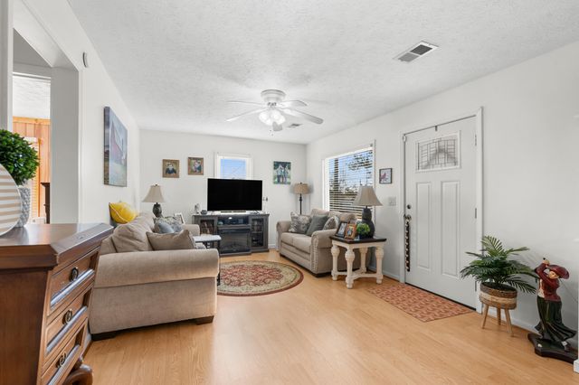 124 Pierce Avenue, Swainsboro, GA 30401