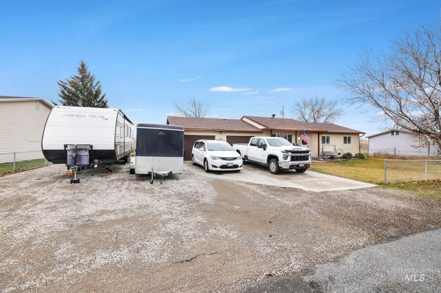 3083 Dickson Ave, Twin Falls, ID 83301