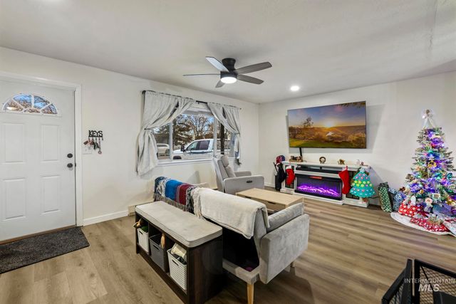 3083 Dickson Ave, Twin Falls, ID 83301