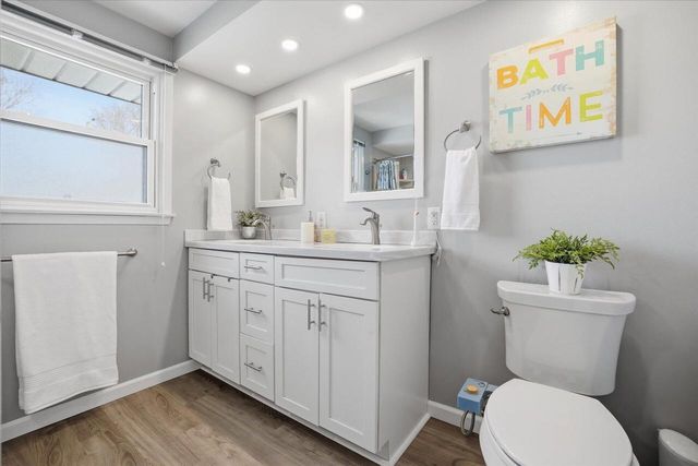 2103 Empire DRIVE, Waukesha, WI 53186