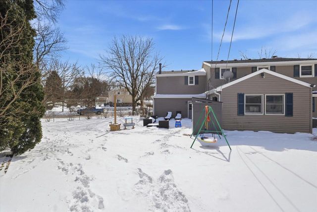 2103 Empire DRIVE, Waukesha, WI 53186
