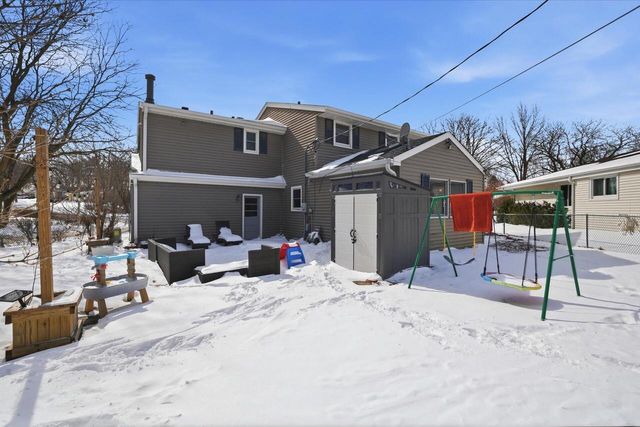 2103 Empire DRIVE, Waukesha, WI 53186