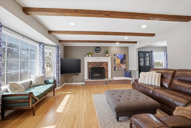 2103 Empire DRIVE, Waukesha, WI 53186