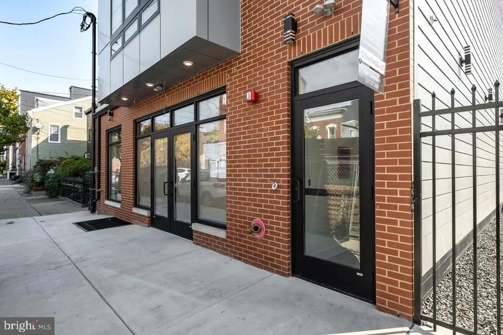 2025 AMBER ST, Philadelphia, PA 19125