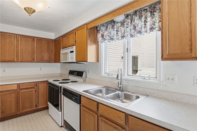 699 Neros Run, Webster, NY 14580