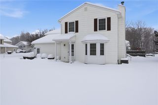 699 Neros Run, Webster, NY 14580