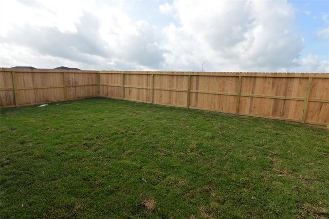 4033 Bronco Station Lane, League City, TX 77573