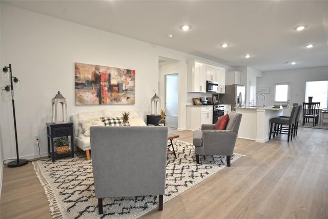 4033 Bronco Station Lane, League City, TX 77573