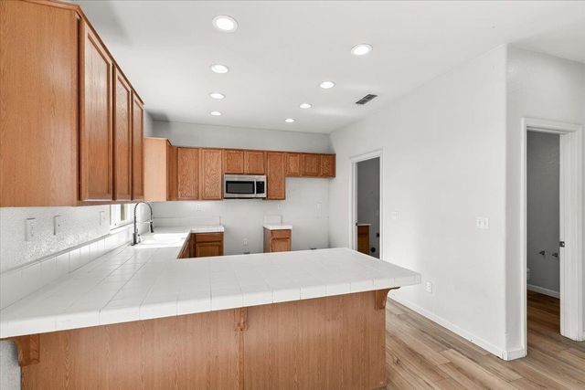 832 Geddings Way, Stockton, CA 95209