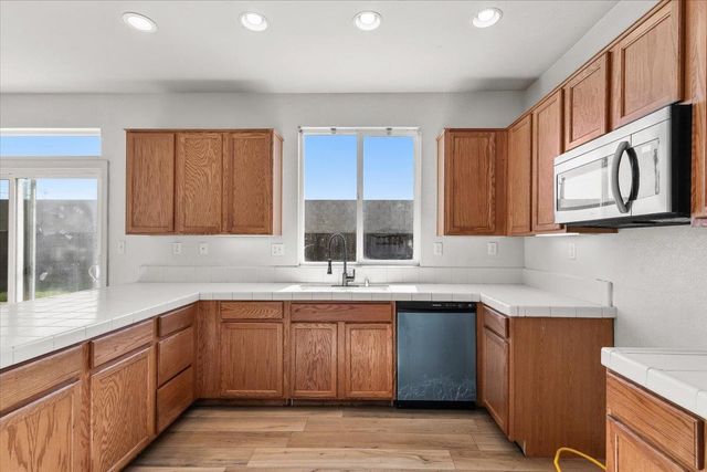 832 Geddings Way, Stockton, CA 95209