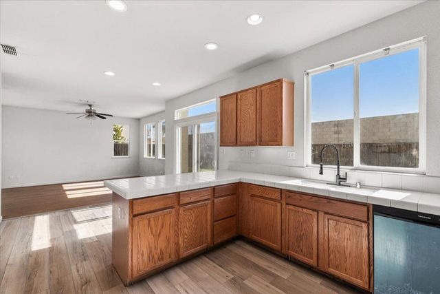 832 Geddings Way, Stockton, CA 95209