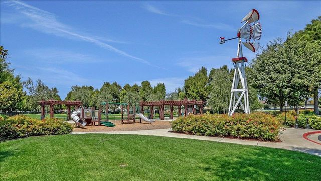 832 Geddings Way, Stockton, CA 95209