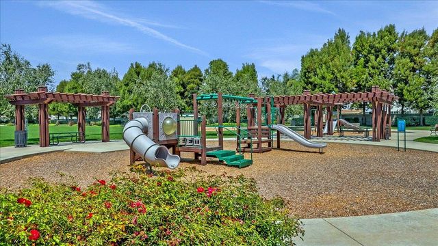 832 Geddings Way, Stockton, CA 95209