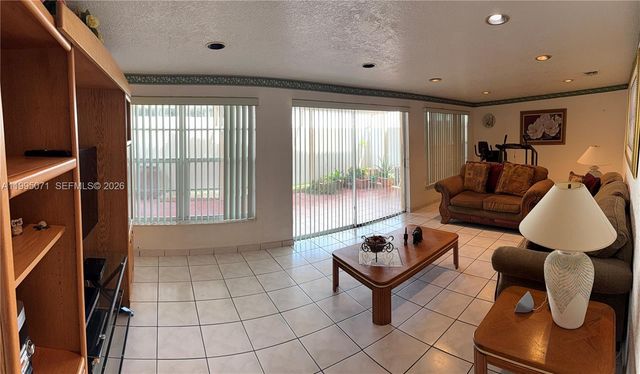 7725 W 10th Ave, Hialeah, FL 33014