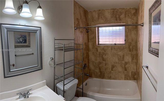 7725 W 10th Ave, Hialeah, FL 33014