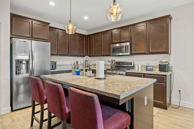 1821 E Arlen Avenue, Visalia, CA 93292