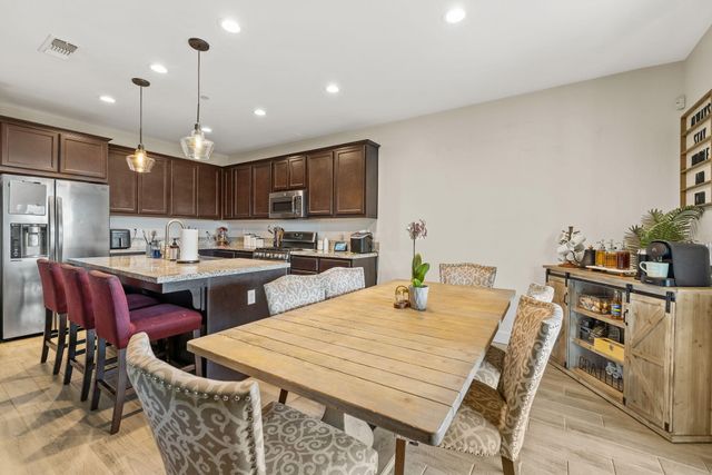 1821 E Arlen Avenue, Visalia, CA 93292