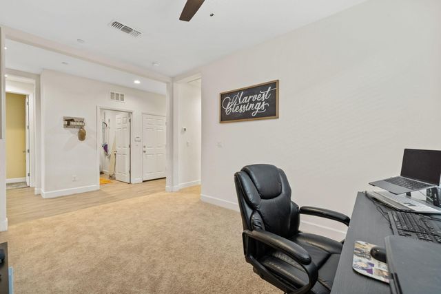 1821 E Arlen Avenue, Visalia, CA 93292